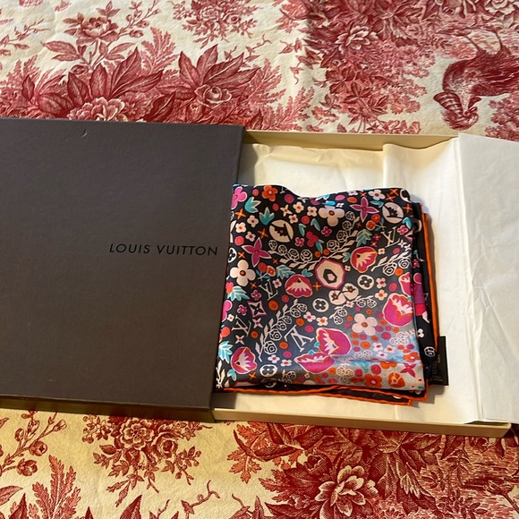 Louis Vuitton silk scarf called Lily. Never used. Rare and unusual color. - Picture 1 of 4
